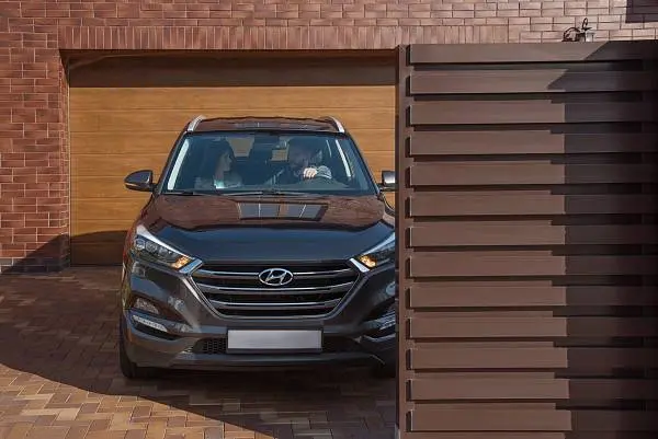 При заказе секционных ворот дарим сертификат на покупку въездных ворот